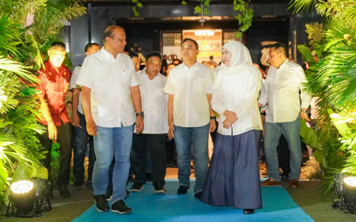 Thumbnail Berita - Gubernur Khofifah Hadiri Kenal Pamit Kapolda Jatim, Harapkan Sinergi Pemprov-Polda Semakin Kuat
