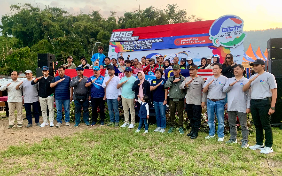 Thumbnail Berita - Langit Kota Batu Diramaikan 60 Atlet Paralayang Dunia di IPAC dan BISTF 2026