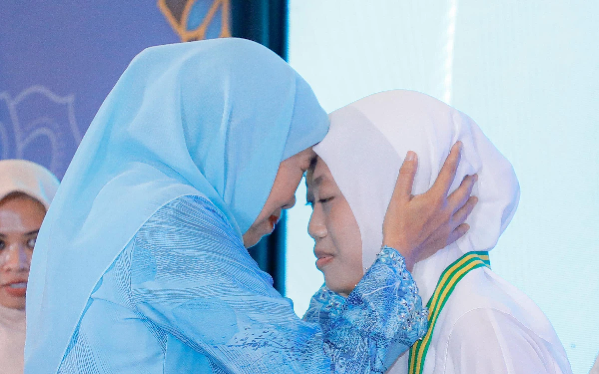 Thumbnail Berita - Gebyar Prestasi Al-Quran dan Wisuda Tartil Tahfidz Yayasan Khadijah, Gubernur Khofifah Optimis Generasi Qurani Berkarakter dan Melek Literasi