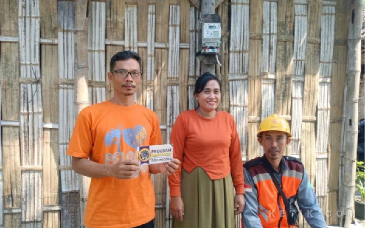 Thumbnail Berita - Wujud Nyata, PJI Bojonegoro Berikan Bantuan Listrik Gratis untuk Warga Kecamatan Sumberejo dan Kedungadem