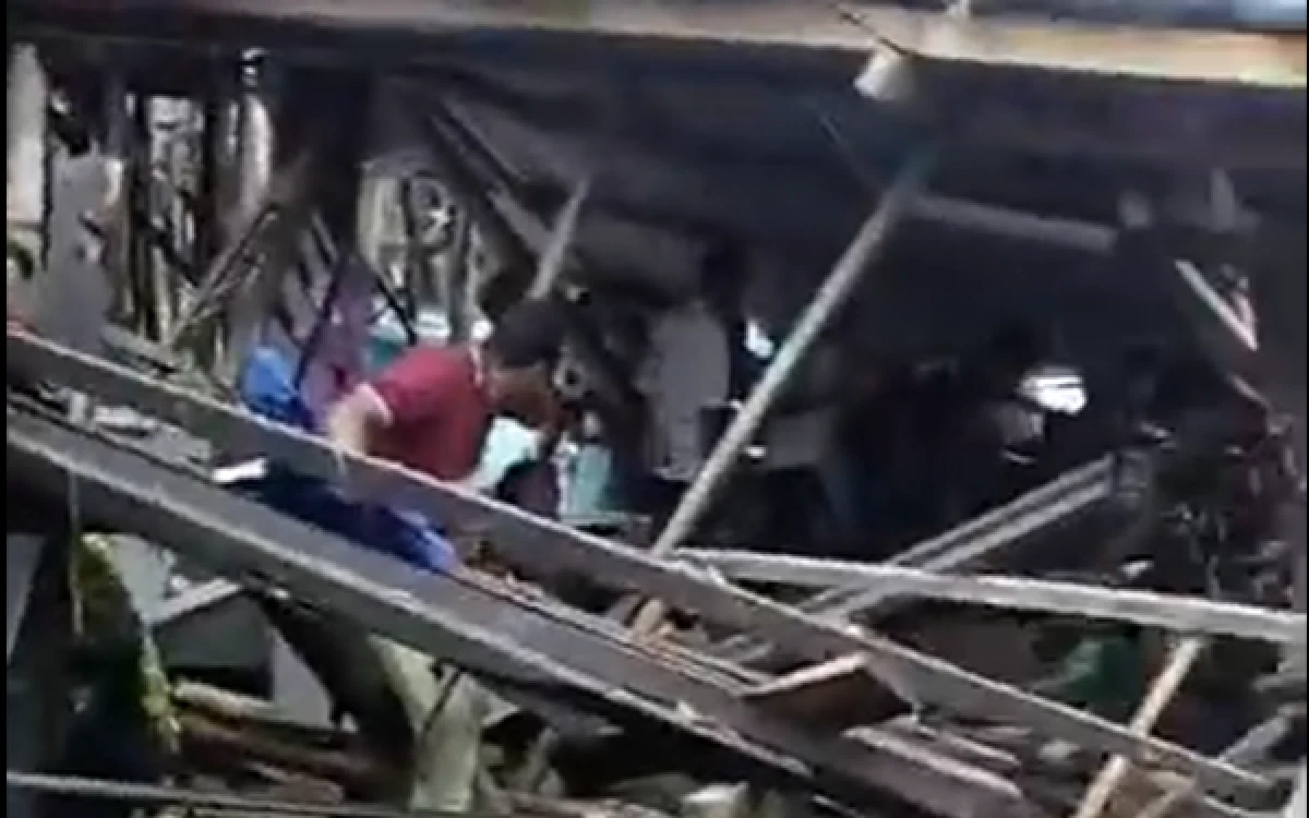 Thumbnail Berita - Bom Diduga Sisa Perang Dunia II Meledak di Biak Tewaskan Lima Orang, Tiga Korban Lainnya Belum Ditemukan