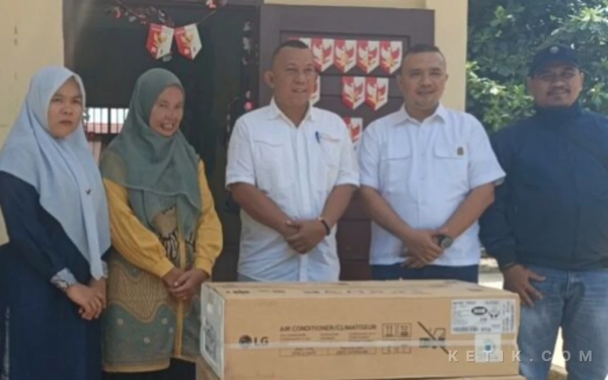 Thumbnail Berita - PT Socfindo Bantu AC untuk Kelas Unggulan SMPN 1 Gunung Meriah Aceh Singkil