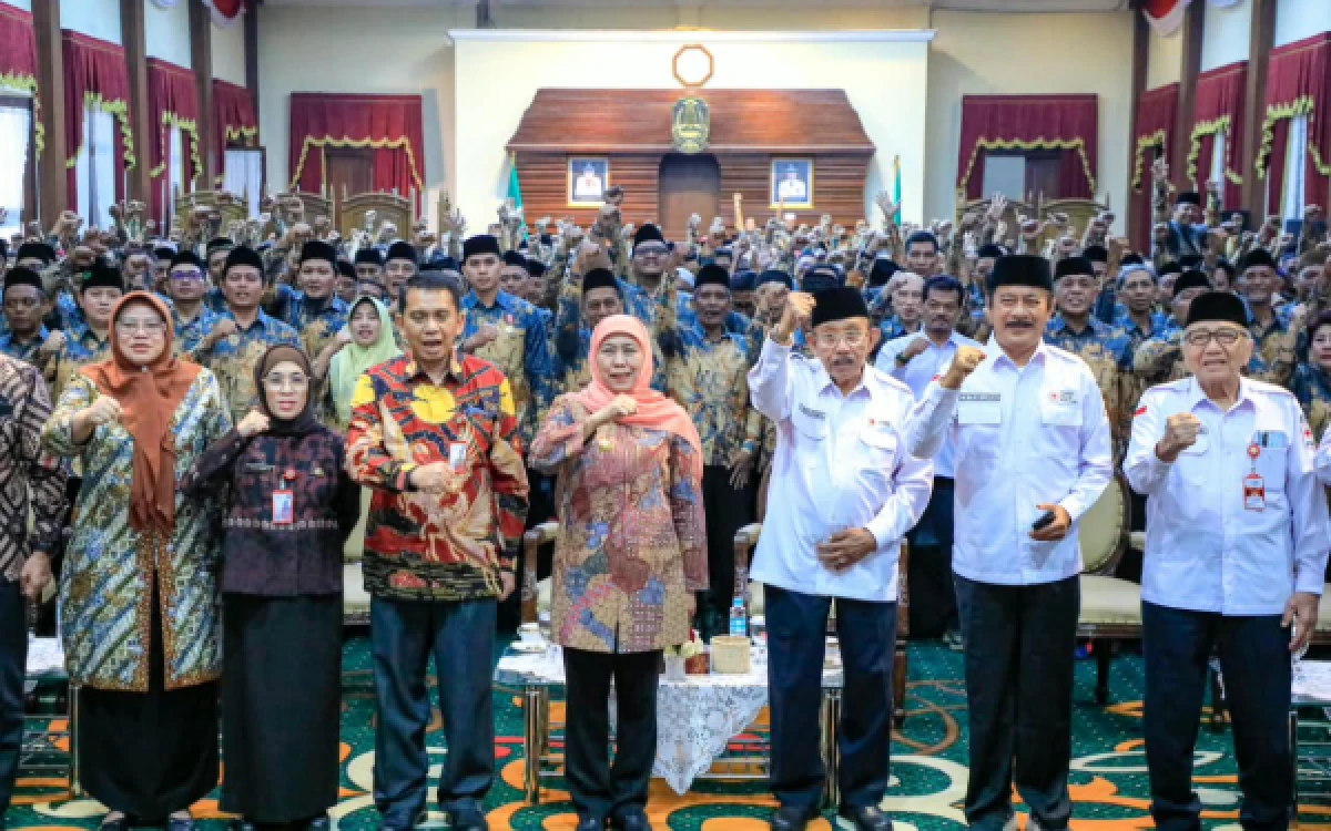 Thumbnail Berita - Gubernur Khofifah Apresiasi 647 Pendonor Darah, Dorong Pemerataan dan Penguatan PMR-Pramuka
