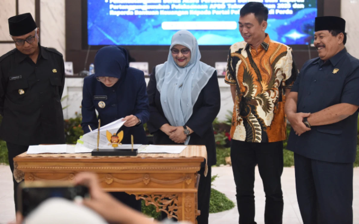 Thumbnail Berita - Setujui Dua Perda, Kota Kediri Optimalkan Tata Kelola Keuangan dan Demokrasi