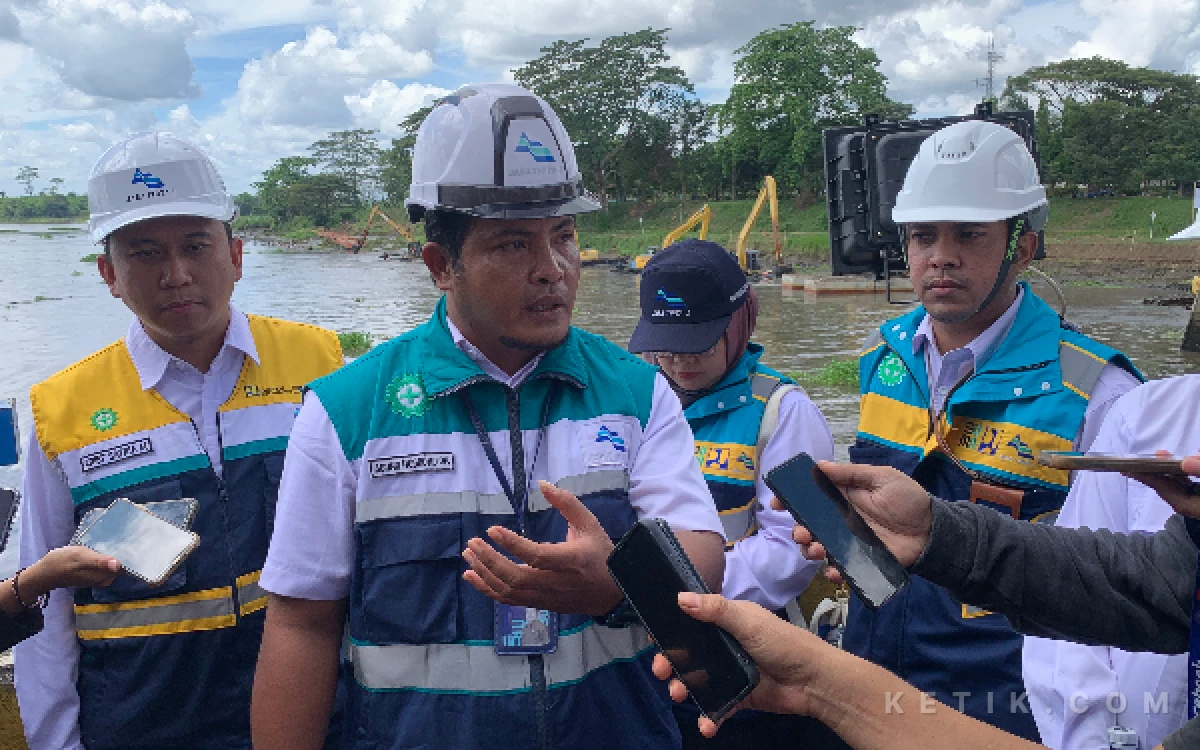 Thumbnail Berita - Pladu Wlingi-Lodoyo Dimulai, PJT I Kejar Penggelontoran 600 Ribu Meter Kubik Sedimen