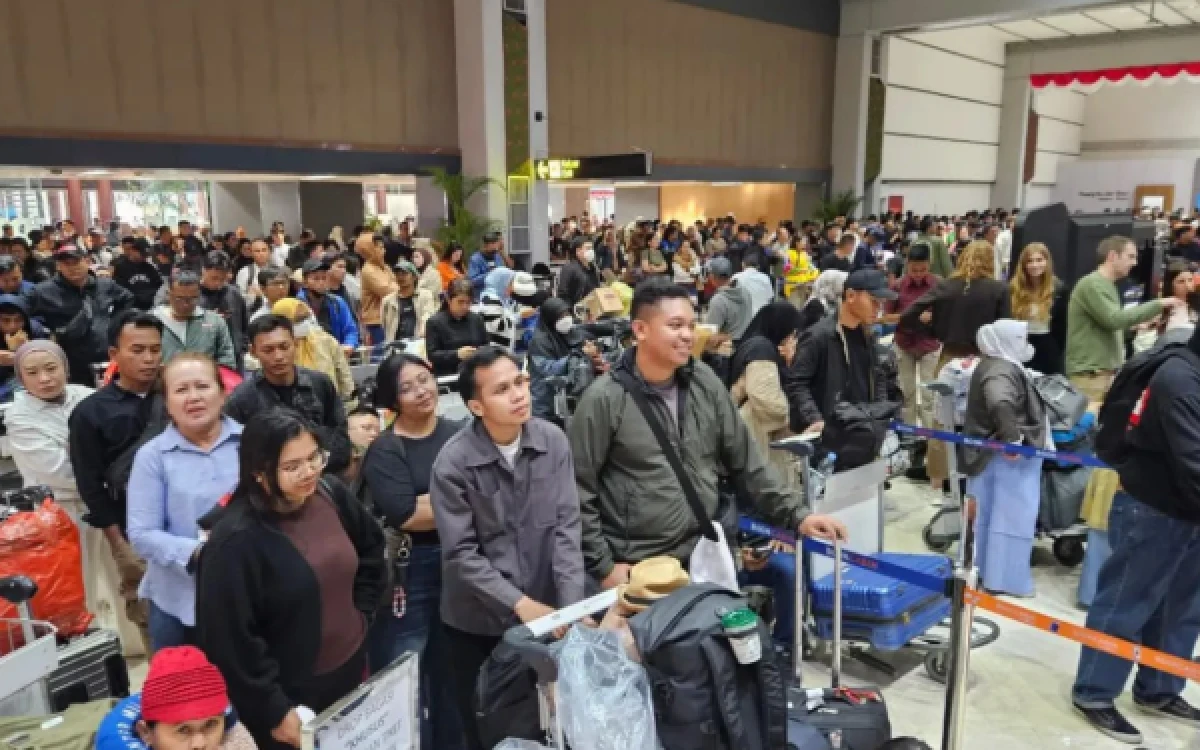 Thumbnail Berita - BREAKING NEWS: Penutupan Bandara Soekarno Hatta Diperpanjang hingga Pukul 13.30 WIB