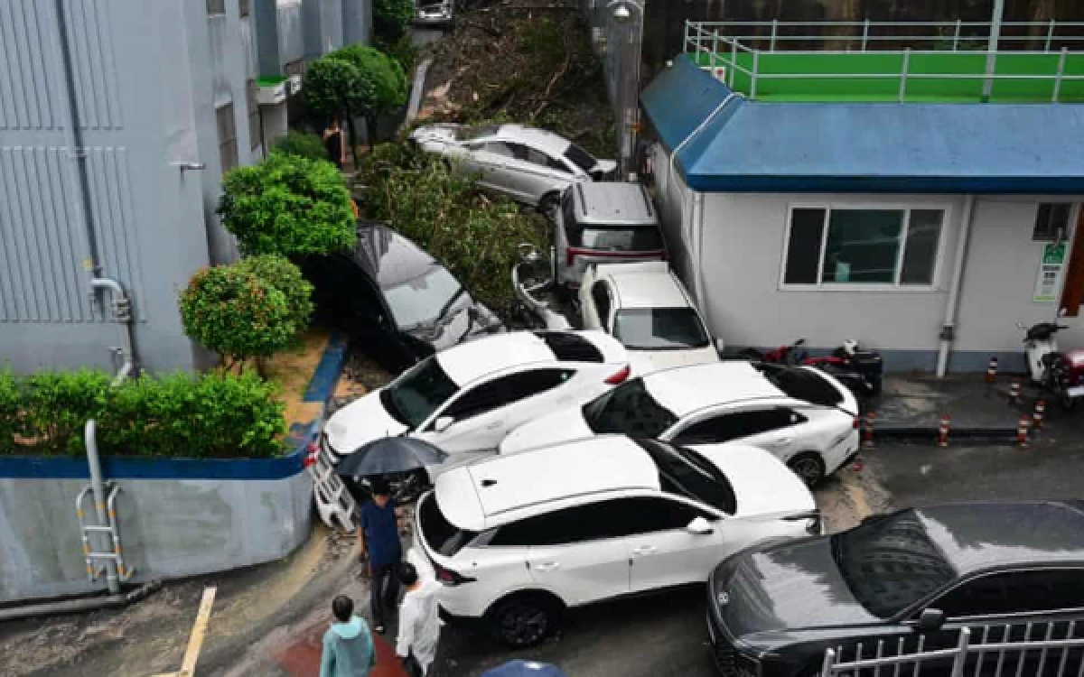 Thumbnail Berita - Hujan Ekstrem di Korea Selatan Tewaskan Satu Orang, Ratusan Warga Mengungsi