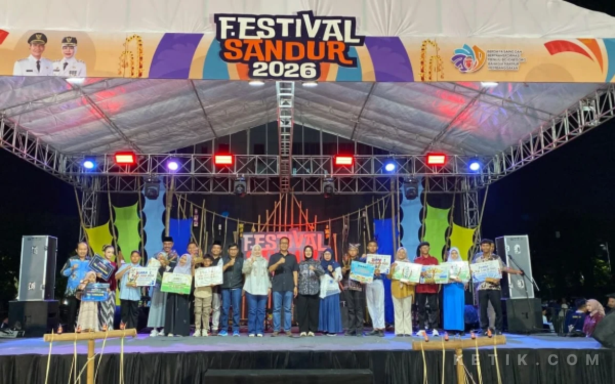 Thumbnail Berita - Festival Sandur 2026 Meriahkan HJB Ke-349  di Alun-Alun Bojonegoro, Libatkan 220 UMKM dan Ribuan Porsi Makan Gratis