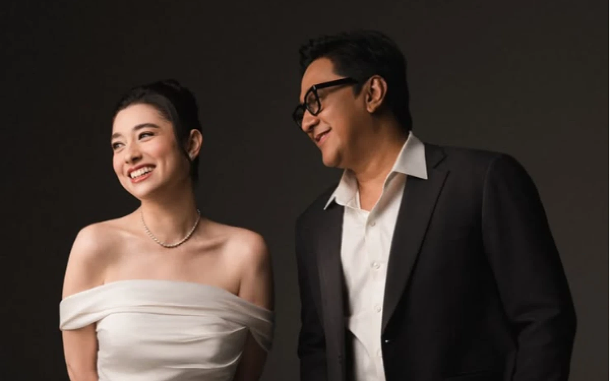 Thumbnail Berita - Intip Momen Honeymoon Andre Taulany dan Amanda Rigby, Dari Singapura Siap Lanjut ke Destinasi Berikutnya