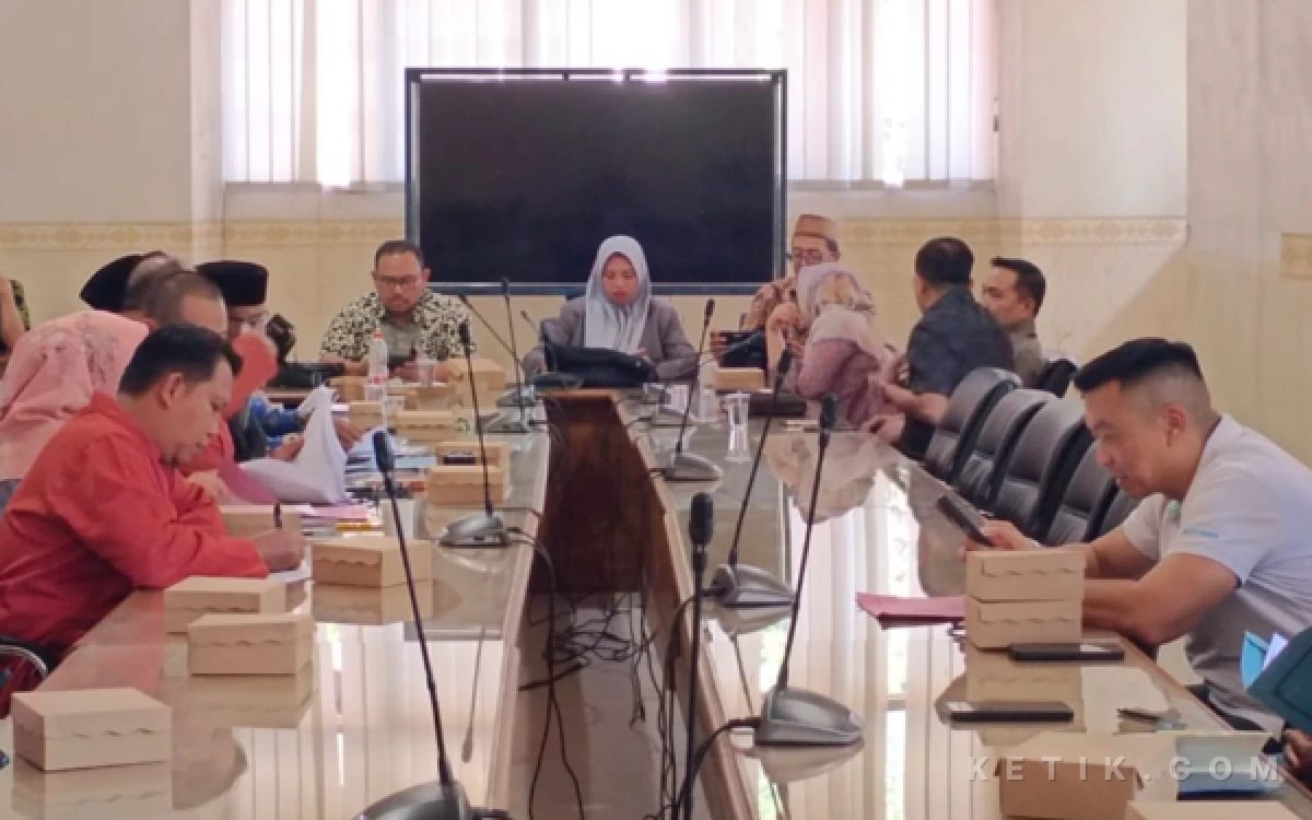 Thumbnail Berita - Ketua Pansus DPRD Situbondo: Kontraktor dan AMP Sepakati Kembalikan Rp1,6 Miliar Temuan BPK RI