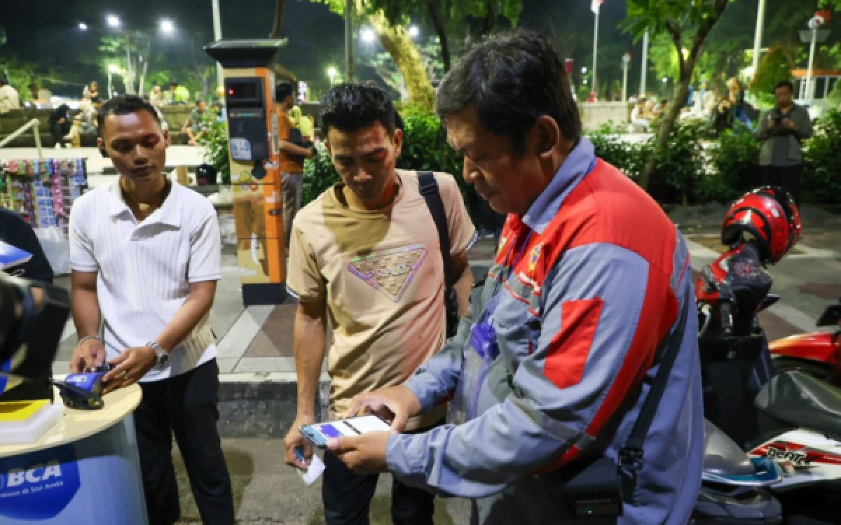 Thumbnail Berita - Resmikan Voucher Parkir di TJU, Pemkot Surabaya Percepat Digitalisasi dan Siapkan Sanksi Jukir Nakal