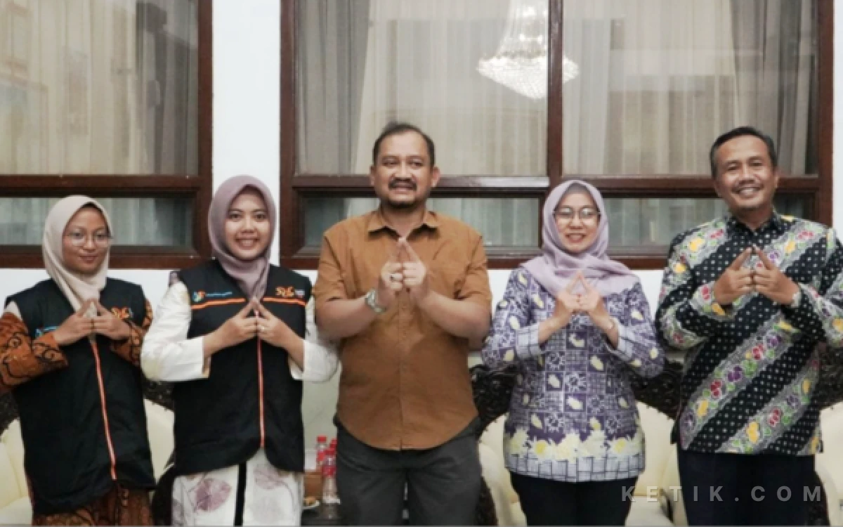Thumbnail Berita - Bupati Pemalang Jadi Responden Pertama, Warga Diajak Sukseskan Sensus Ekonomi 2026