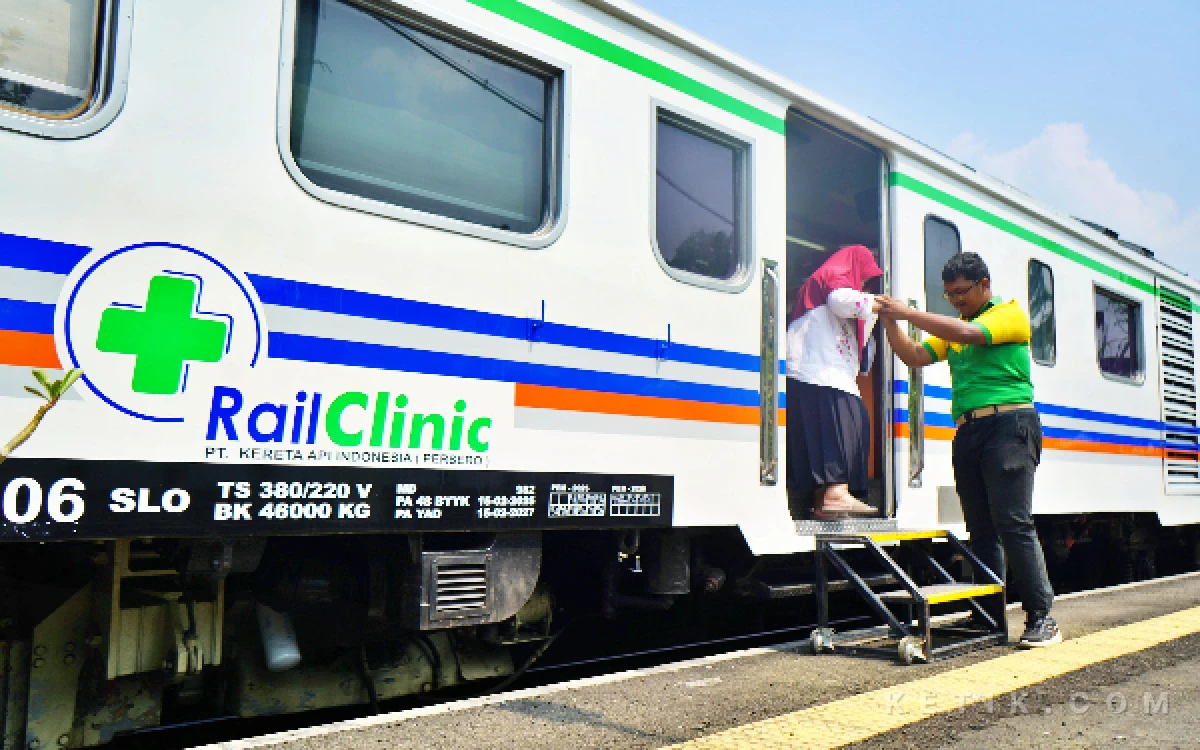 Thumbnail Berita - Wujud Kepedulian, KAI Daop 7 Madiun Hadirkan Rail Clinic di Stasiun Geneng