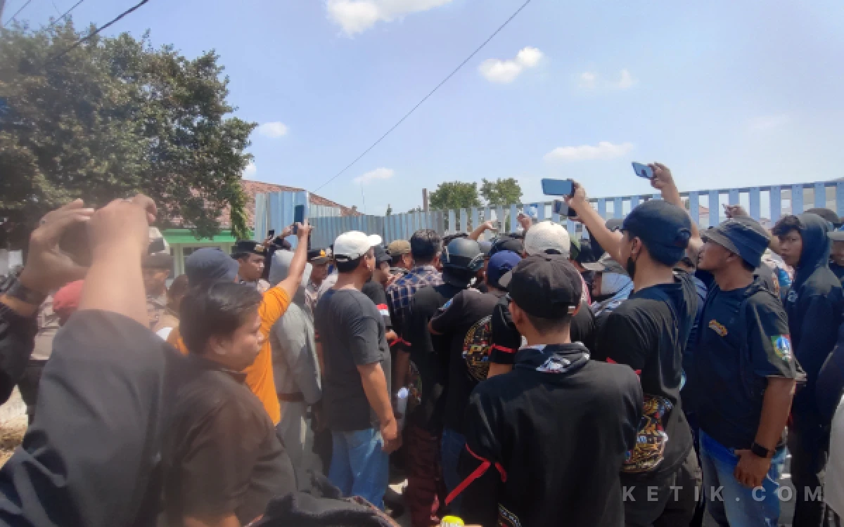 Thumbnail Berita - Demo Warga di PT JPN Jombang Berujung Penyegelan Pabrik