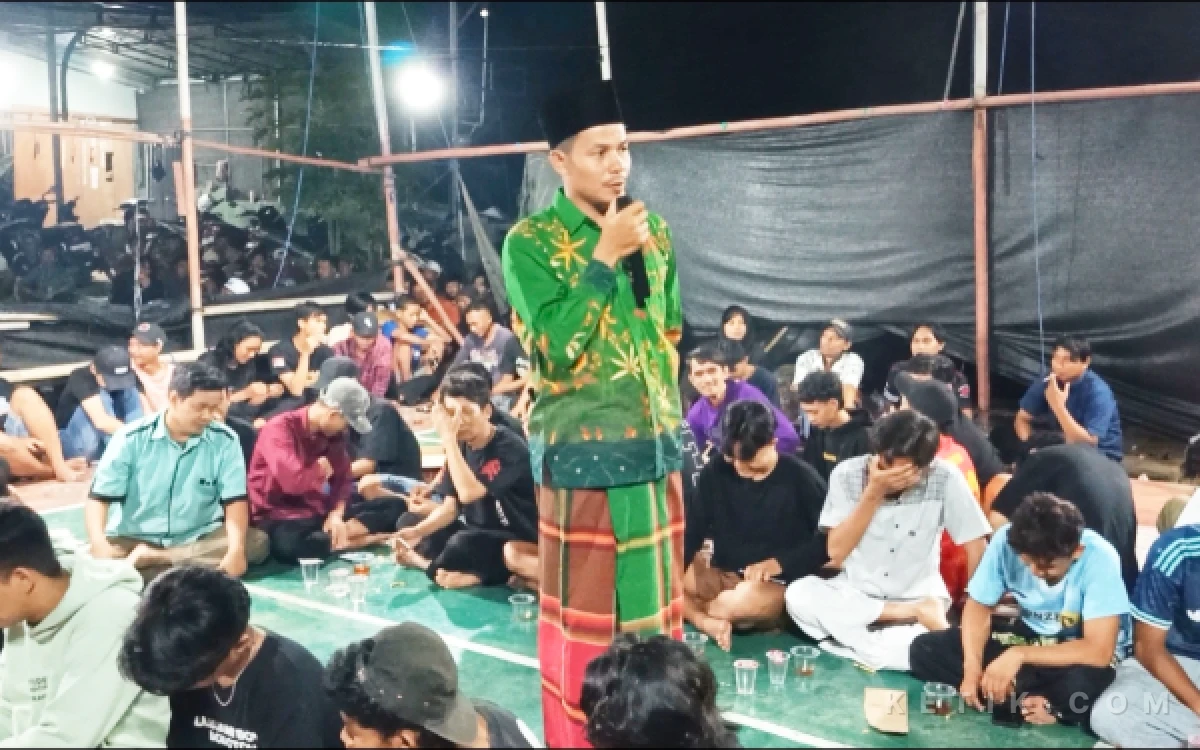 Foto Bakal Calon Kepala Desa Tasikrejo, Nadzirin saat sambutan menyampaikan program kerja dihadapan ratusan pemuda (Foto: Slam/ketik.com)
