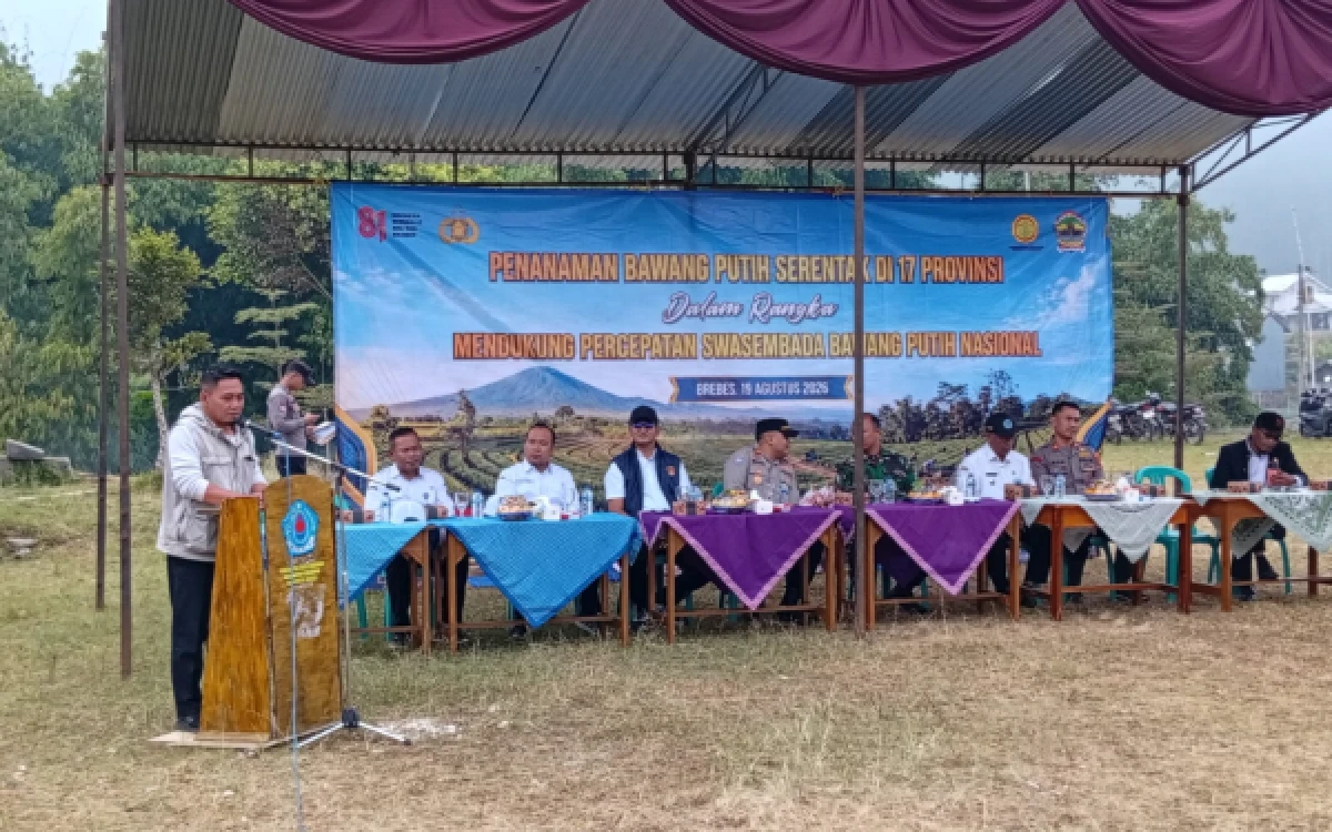 Thumbnail Berita - Polres Brebes Turut Wujudkan Swasembada Bawang Putih, 20 Hektare Lahan Jadi Andalan