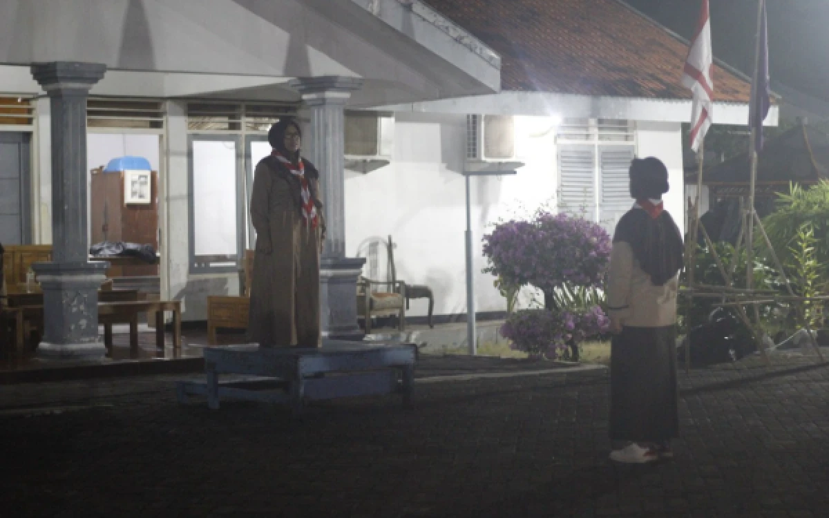 Thumbnail Berita - Buka Perkemahan OSKAR 2026, Ning Din Ajak Santri Putri Nurul Jadid Probolinggo Perkuat Kemandirian