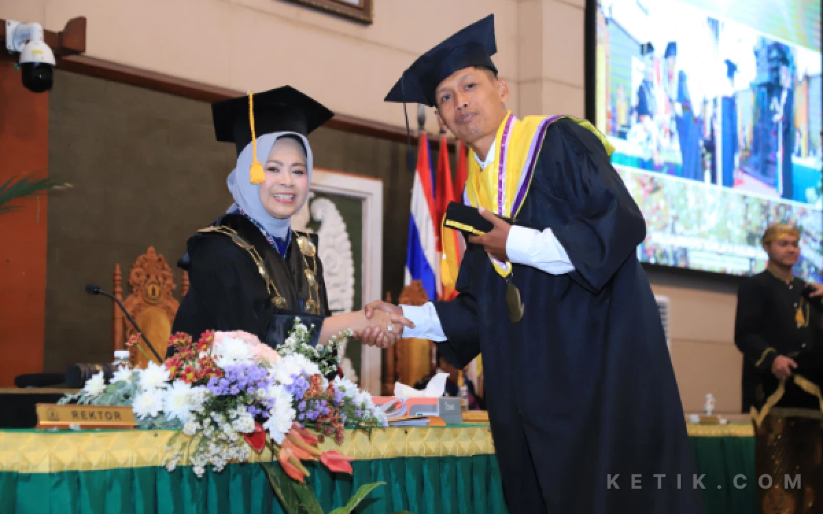 Thumbnail Berita - 21 Paramedik Veteriner Sumenep Resmi Sandang Gelar Amd. Vet