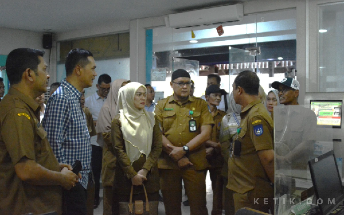 Thumbnail Berita - Sekda Aceh Tinjau Pelayanan RSUD Langsa, Pastikan Pasien Kurang Mampu Terlayani