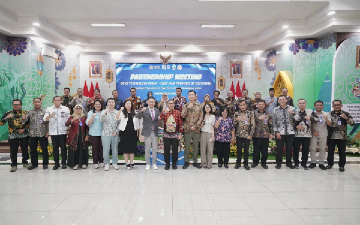 Thumbnail Berita - Dindik Jatim Gandeng BOKE Technology China, Siapkan SDM AI Berkelas Dunia