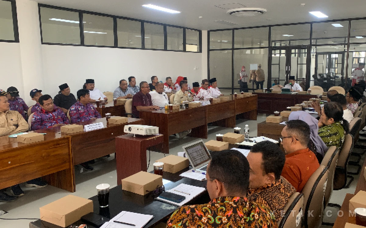 Thumbnail Berita - ADD Blitar 2027 Belum Menemukan Titik Terang, Empat Organisasi Desa Menunggu Empat Hari
