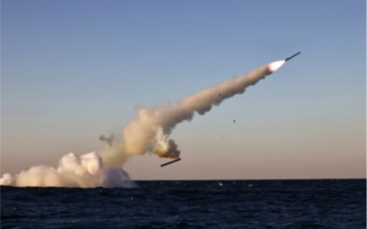 Thumbnail Berita - Korea Utara Uji Coba Dua Jenis Rudal Jelajah Strategis dari Kapal Selam