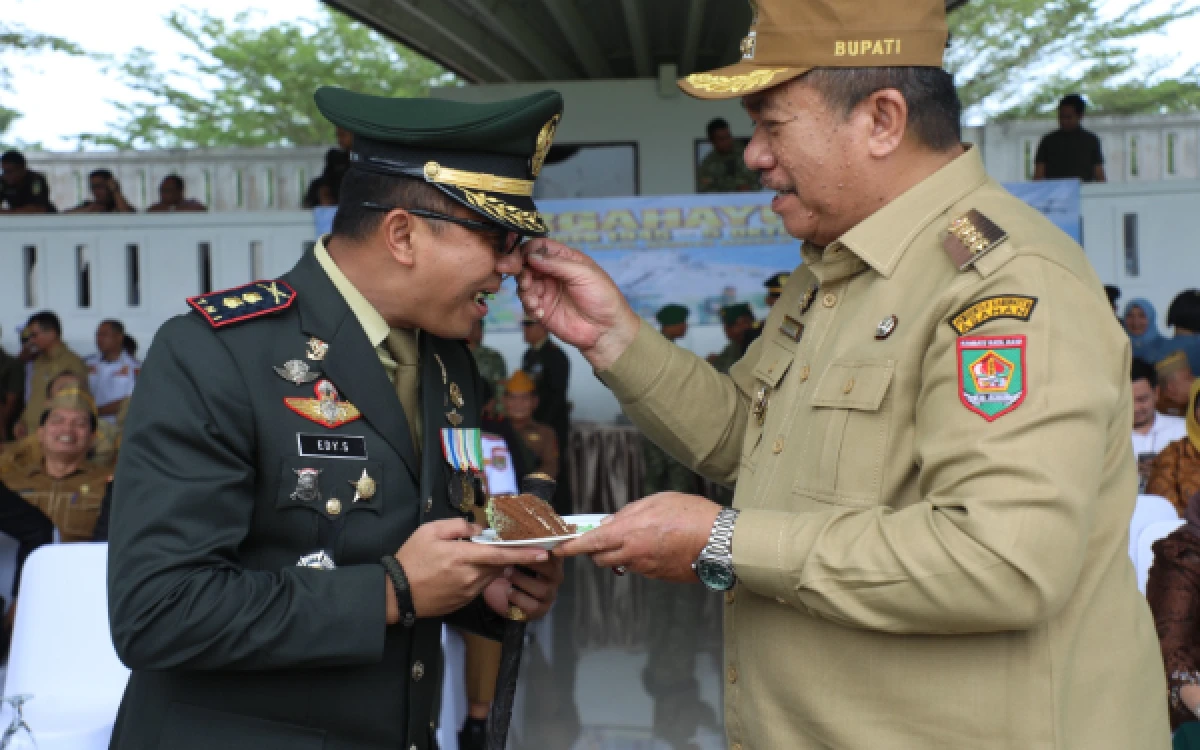 Thumbnail Berita - Ikuti Upacara HUT Ke-81 TNI Bupati Asahan Dorong Penguatan Sinergi TNI-Polri