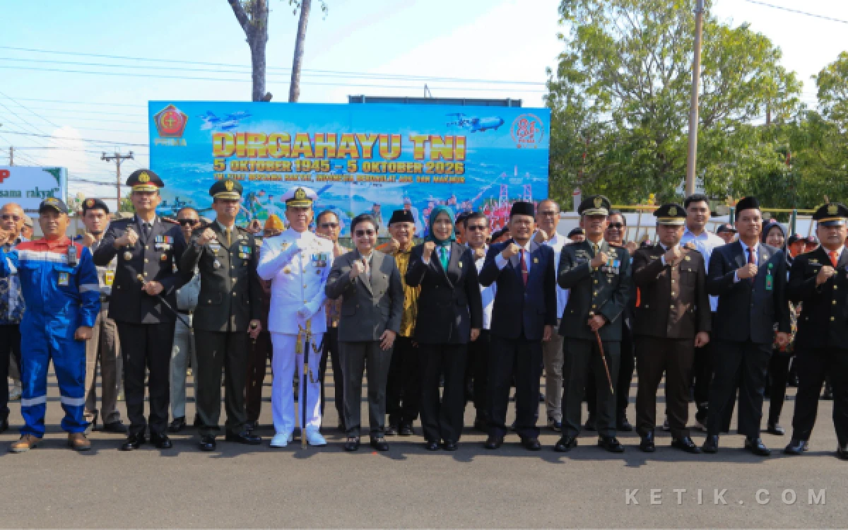 Thumbnail Berita - HUT TNI Ke-81, Kodim 0703/Cilacap Gelar Upacara Bersama Forkopimda, Prajurit Harus Hadir di Tengah Masyarakat