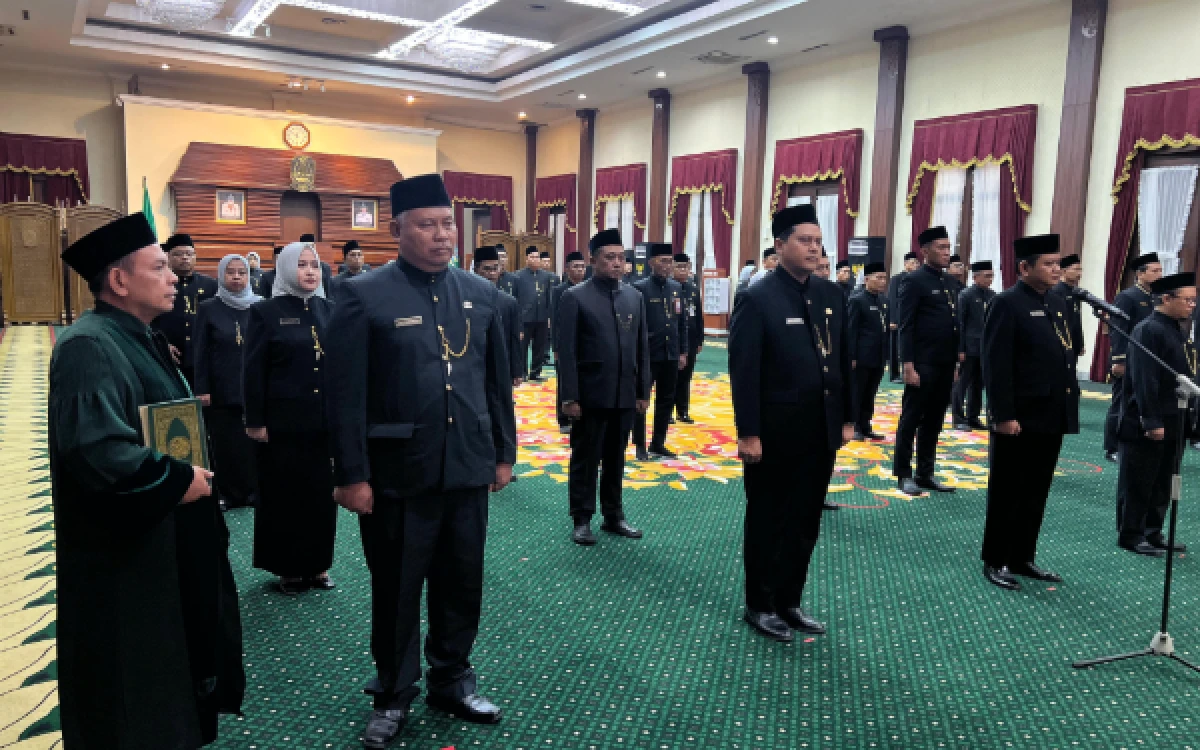 Thumbnail Berita - Resmi Dilantik Jadi Kepala Sekolah SMAN 3 Malang, Wawan Pramunadi Bersyukur Sekarang Kerja Dekat Rumah
