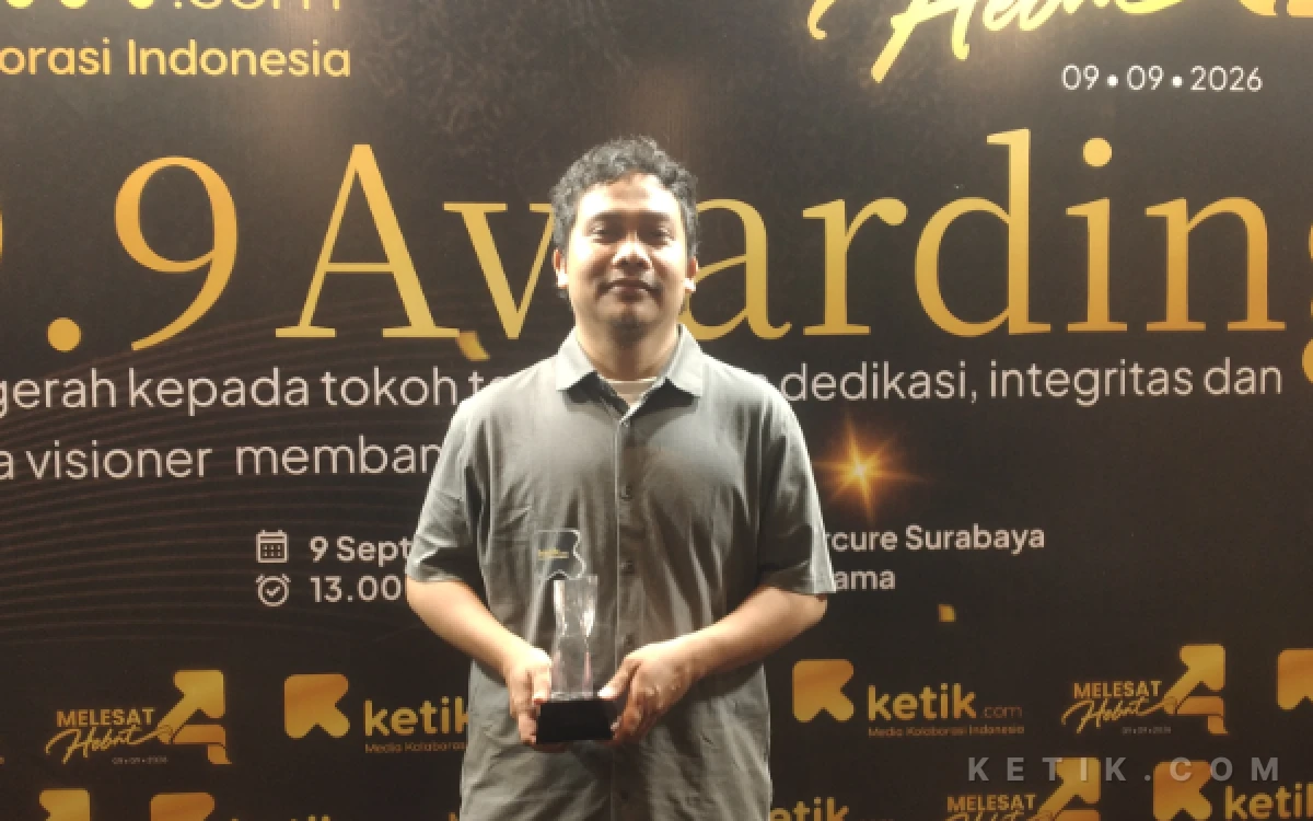 Thumbnail Berita - Keren! Kreator Budaya Lokal asal Madura Fuad Sasmita Raih Award di HUT ke-4 Ketik.com