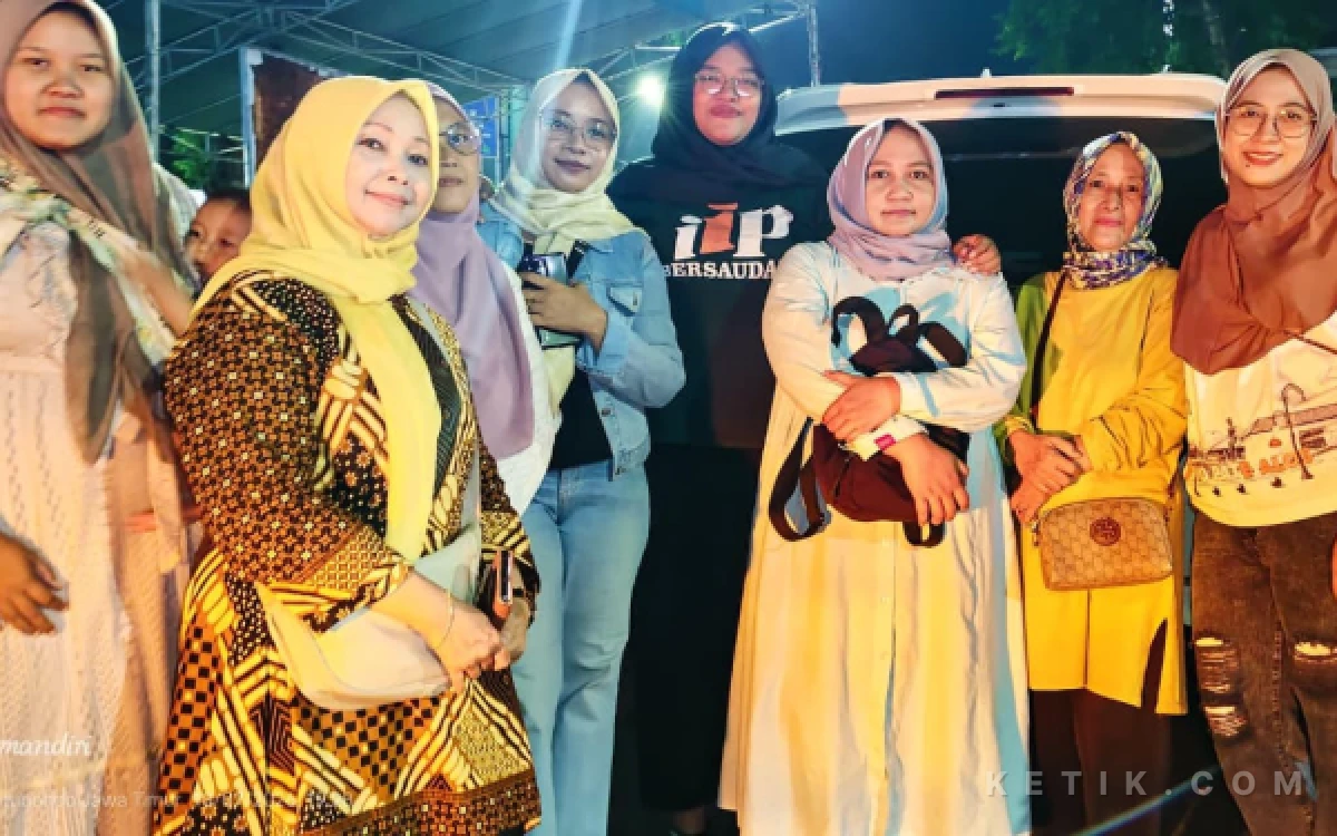 Thumbnail Berita - Malam Ini, Komunitas IIP Situbondo Salurkan Ratusan Nasi Gulung ke Posko Komsumsi Haul Masyayikh Nusantara