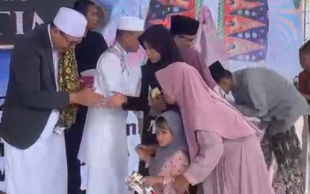 Thumbnail Berita - Gelar Acara Maulid Nabi, Peradi Profesional-BPPKB HDS Banten Santuni 2.000 Anak Yatim