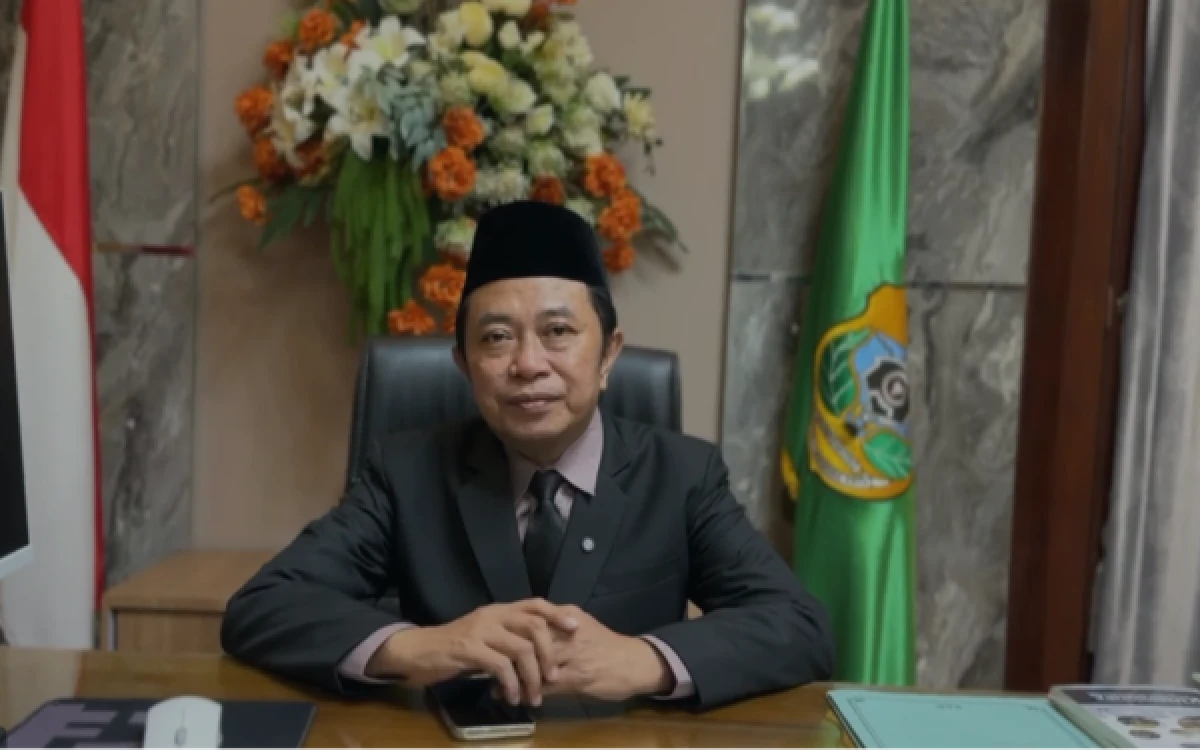 Thumbnail Berita - Bupati Bondowoso Ikut Beri Selamat bagi Santri Baru Ponpes Nurul Jadid Paiton