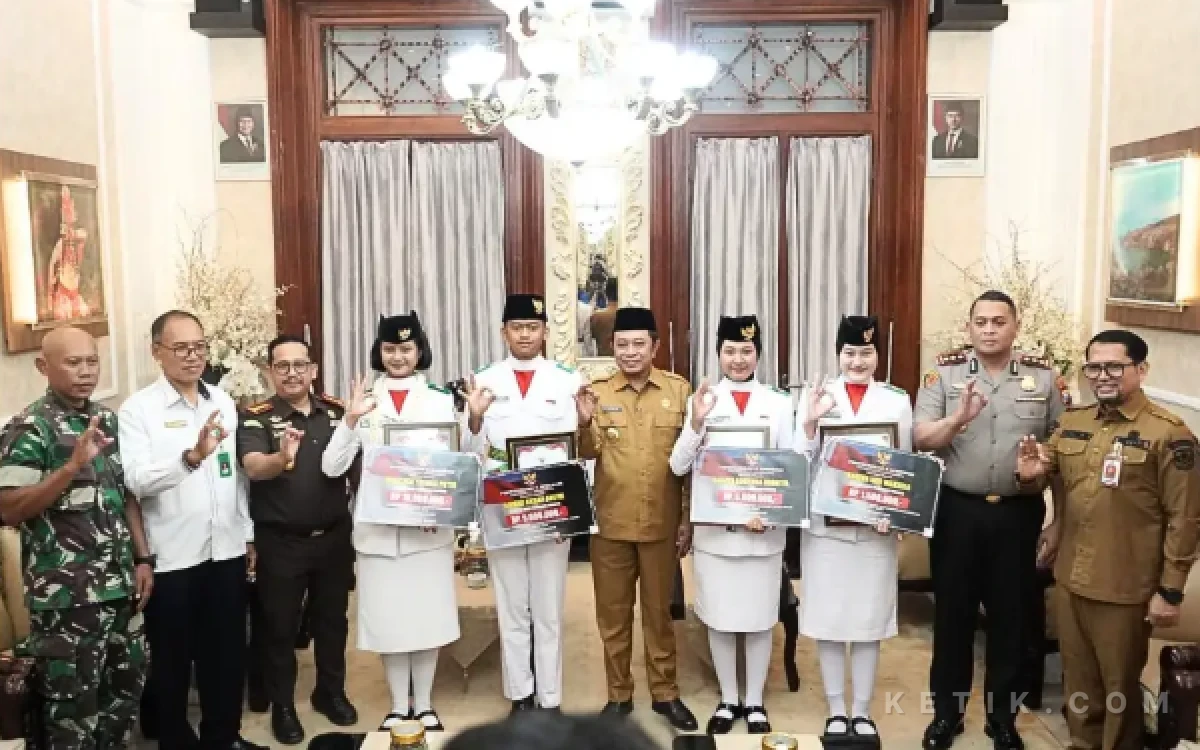 Thumbnail Berita - Dari Istana hingga Jawa Timur, Paskibraka Bondowoso Pulang Membawa Kebanggaan