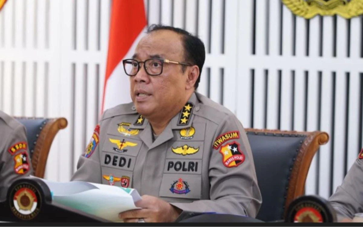 Thumbnail Berita - Pemerintah Galakkan Efisiensi, Polri Malah Minta Tambah Anggaran Rp66,1 Triliun untuk 2027