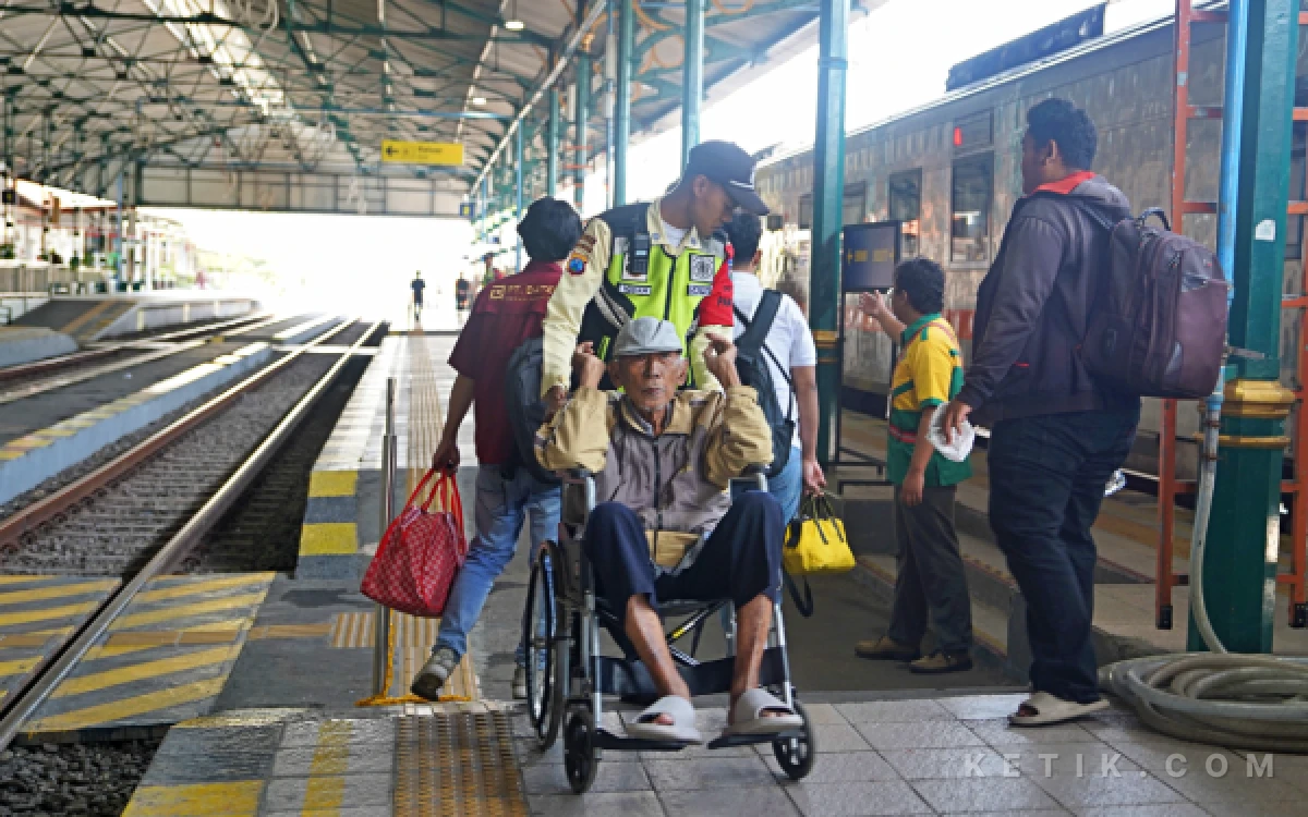 Thumbnail Berita - Peringatan HLUN 2026, KAI Daop 7 Madiun Komitmen Hadirkan Layanan Inklusif untuk Lansia