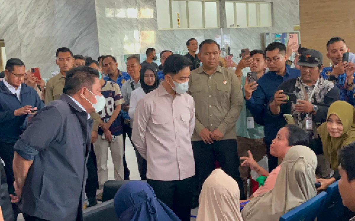 Thumbnail Berita - Gibran Tinjau Layanan Jantung hingga BPJS di RSUD Siti Fatimah, Minta Mutu Pelayanan Terus Ditingkatkan