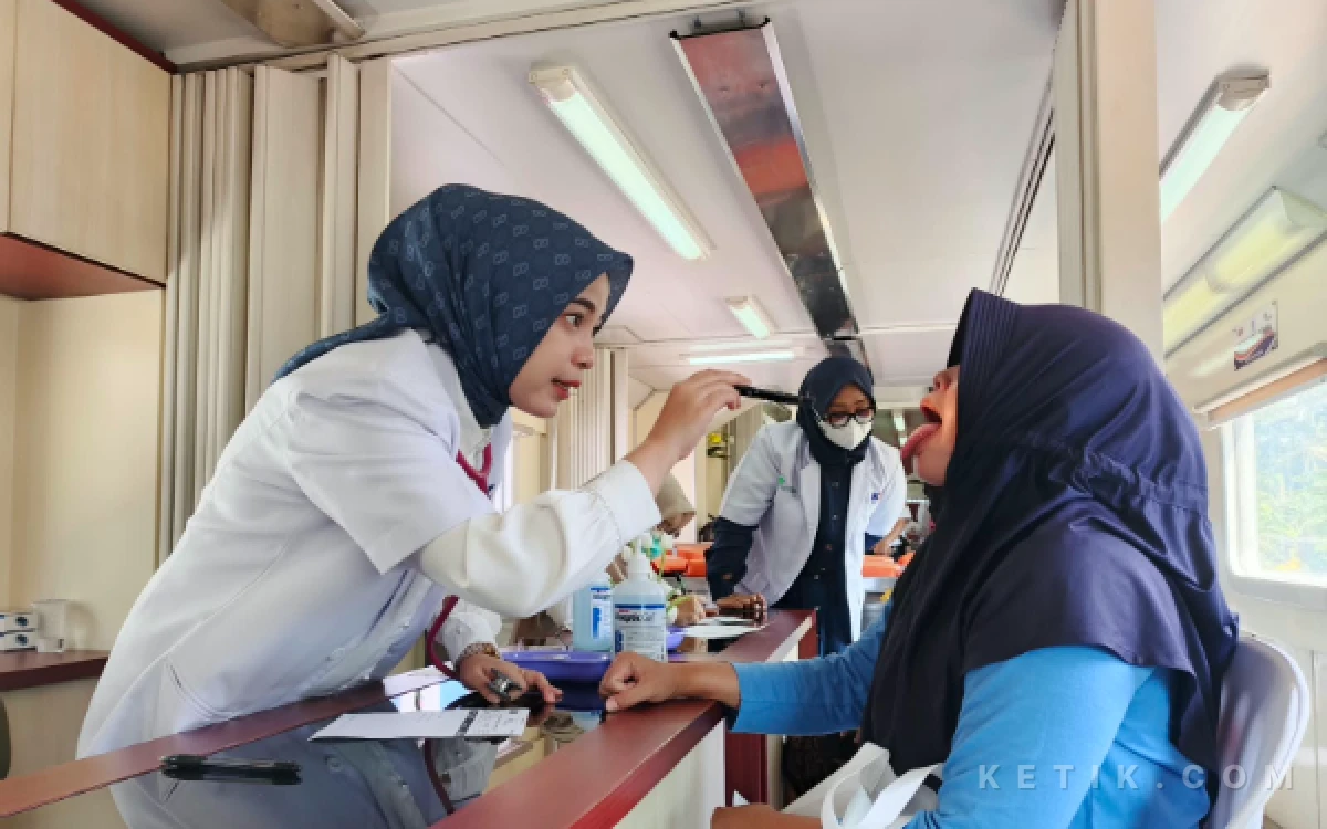 Thumbnail Berita - Rail Clinic KAI Daop 9 Jember Layani 200 Warga di Stasiun Sempolan