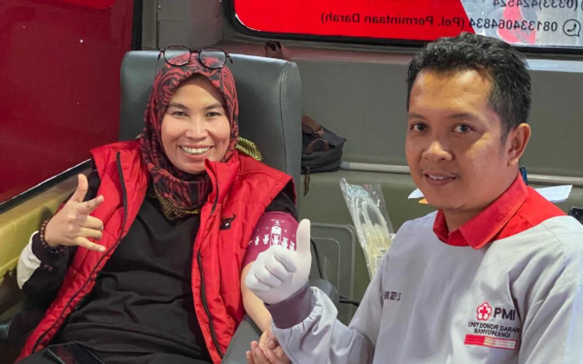 Thumbnail Berita - Peringati Bulan Bung Karno, DPC PDI Perjuangan Banyuwangi Gelar Donor Darah