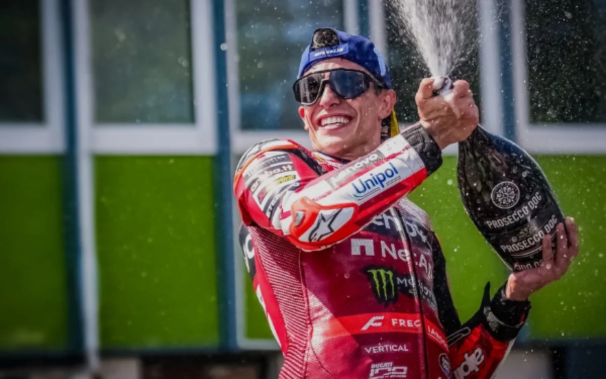 Thumbnail Berita - Hasil MotoGP Ceko: Marquez Juara Usai Taklukkan Ogura dan Bagnaia