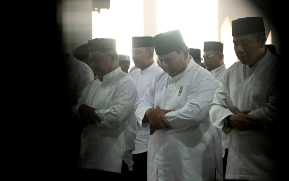 Thumbnail Berita - Presiden Prabowo Dijadwalkan Salat Iduladha di Prancis