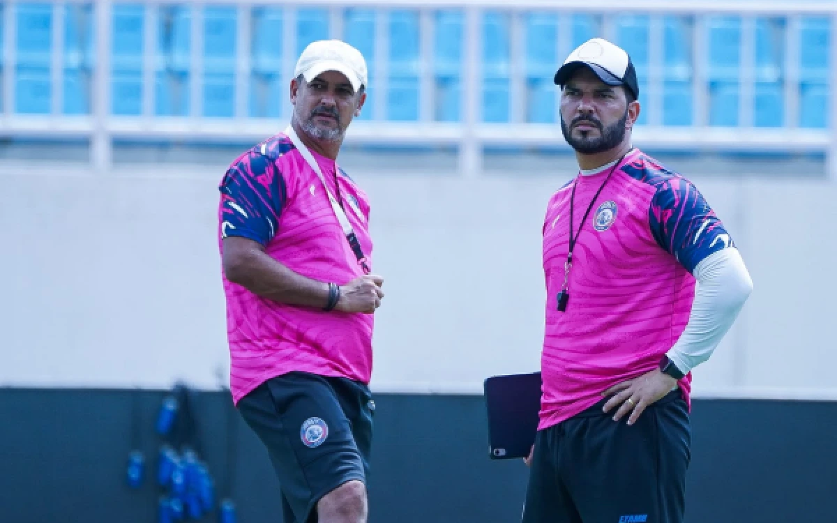 Thumbnail Berita - Andre Caldas Jadi Nakhoda Interim Arema FC Gantikan Marcos Santos