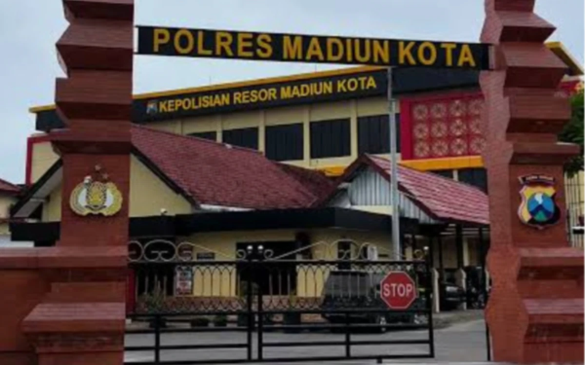 Thumbnail Berita - Kapolri Mutasi Kapolres Madiun Kota dan Kabupaten Madiun, Ini Penggantinya