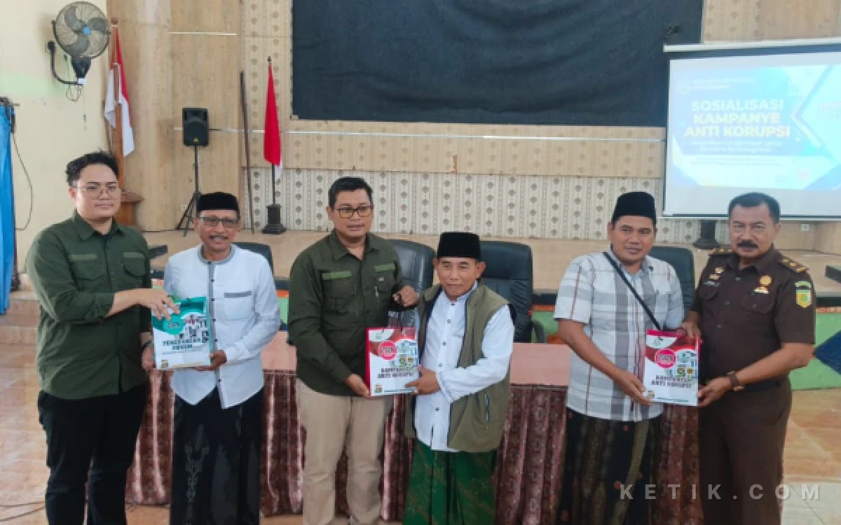 Thumbnail Berita - Kejari Situbondo Gelar Kampanye Antikorupsi, Ajak Kades dan Masyarakat Tanamkan Integritas