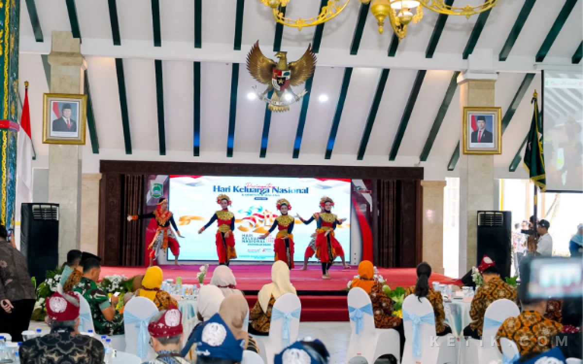 Thumbnail Berita - Sukses Tekan Stunting hingga Program KB, Pemkab Sampang Sabet Penghargaan di Harganas ke-33 Jatim