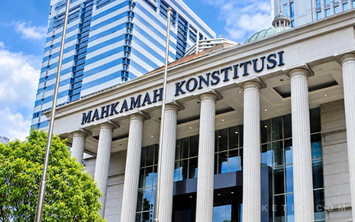 Thumbnail Berita - Tak Digaji Sejak Dilantik, Stafsus Komite Papua Gugat UU Otsus ke MK