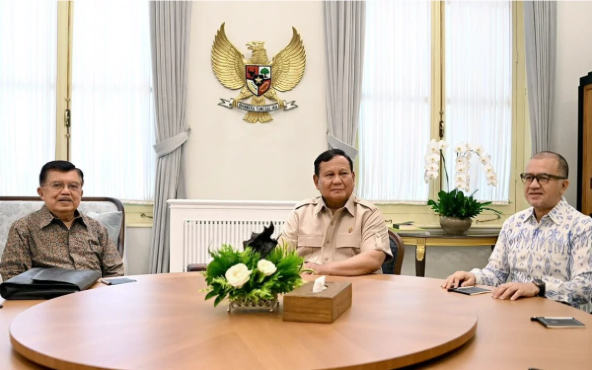 Thumbnail Berita - Prabowo Terima Jusuf Kalla di Istana, Bicarakan Penguatan Energi Hijau