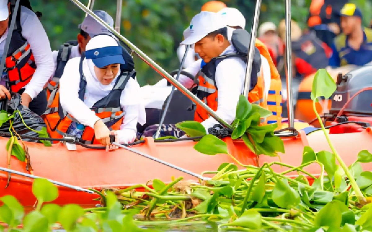 Thumbnail Berita - Gubernur Khofifah Ajak Seluruh Elemen Masyarakat Jaga Sungai Sebagai Investasi Masa Depan