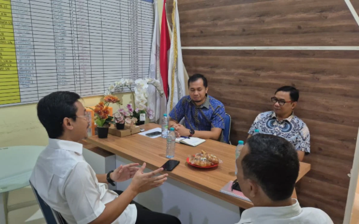 Thumbnail Berita - Sambangi PJ Global School Kota Malang, Kasat Reskrim Siap Berikan Edukasi Siswa Bahaya Kejahatan Digital dan Aturan Berlalu Lintas