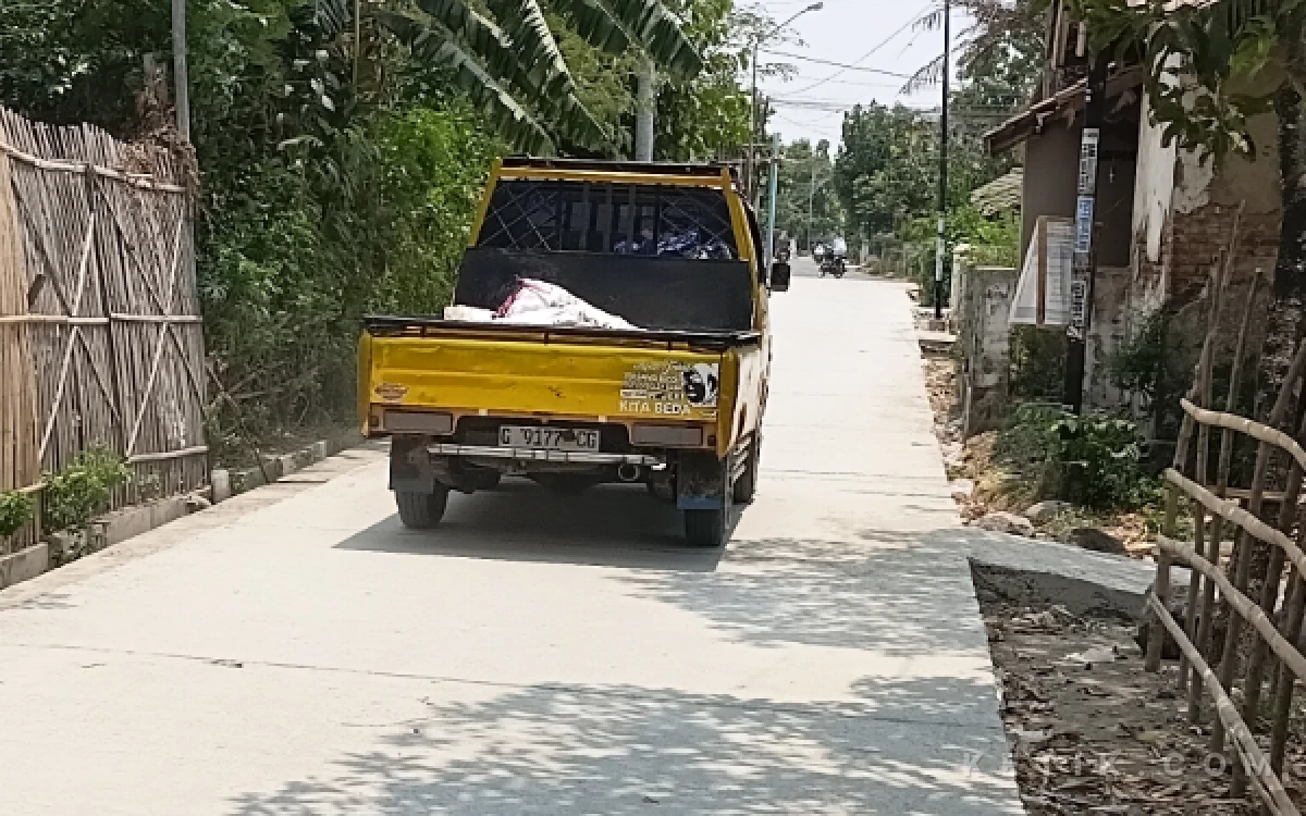 Thumbnail Berita - Jalan Poros Jubang-Slatri Brebes Kebahagiaan dirasakan puluhan kepala keluarga di wilayah perbatasan Desa Jubang, Kecamatan Bulakamba, dan Desa Slatri, Kecamatan Larangan. Setelah puluhan tah